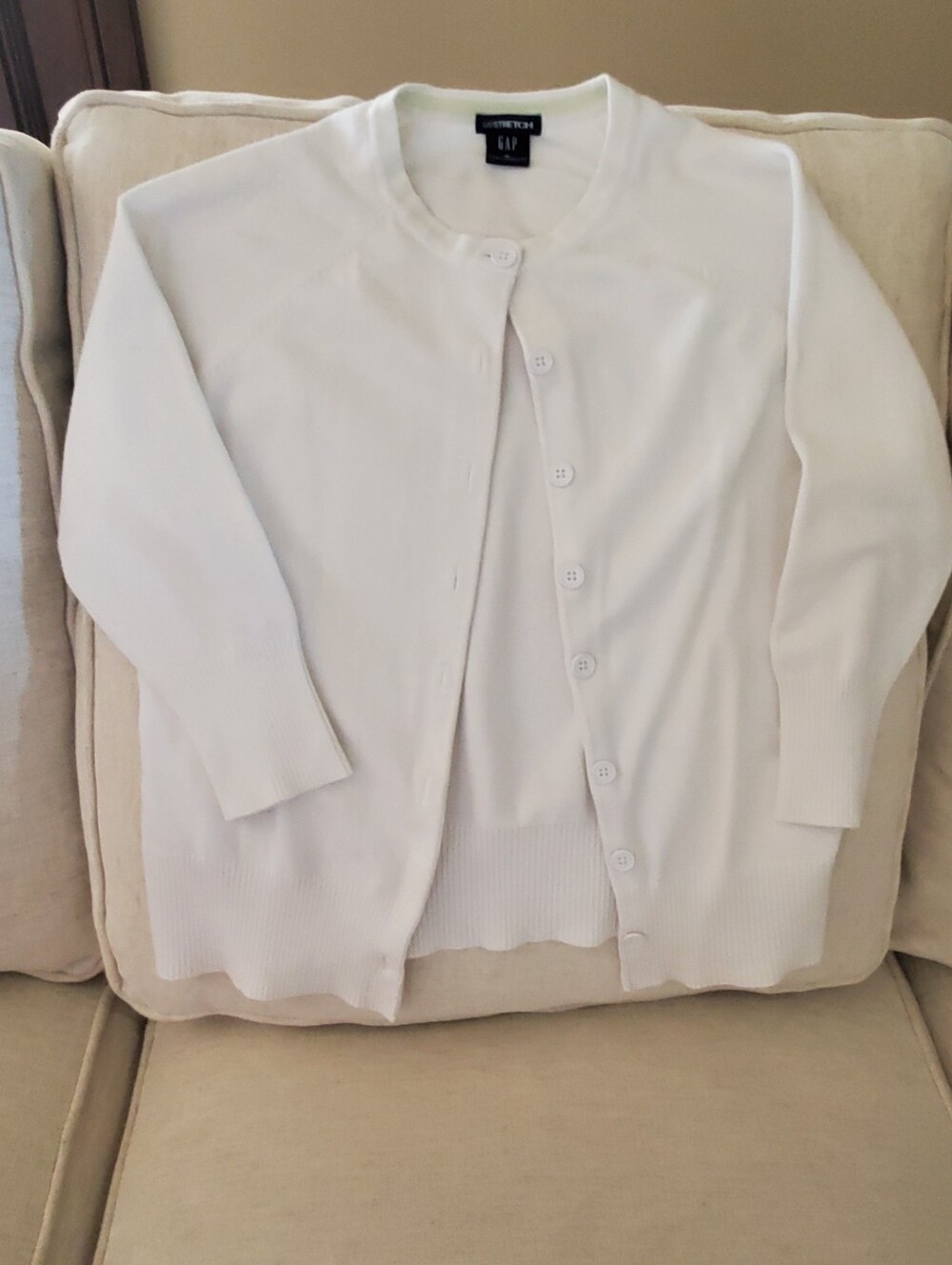 Vintage GAP Women's White Button-Front Crewneck Cardigan-size Medium